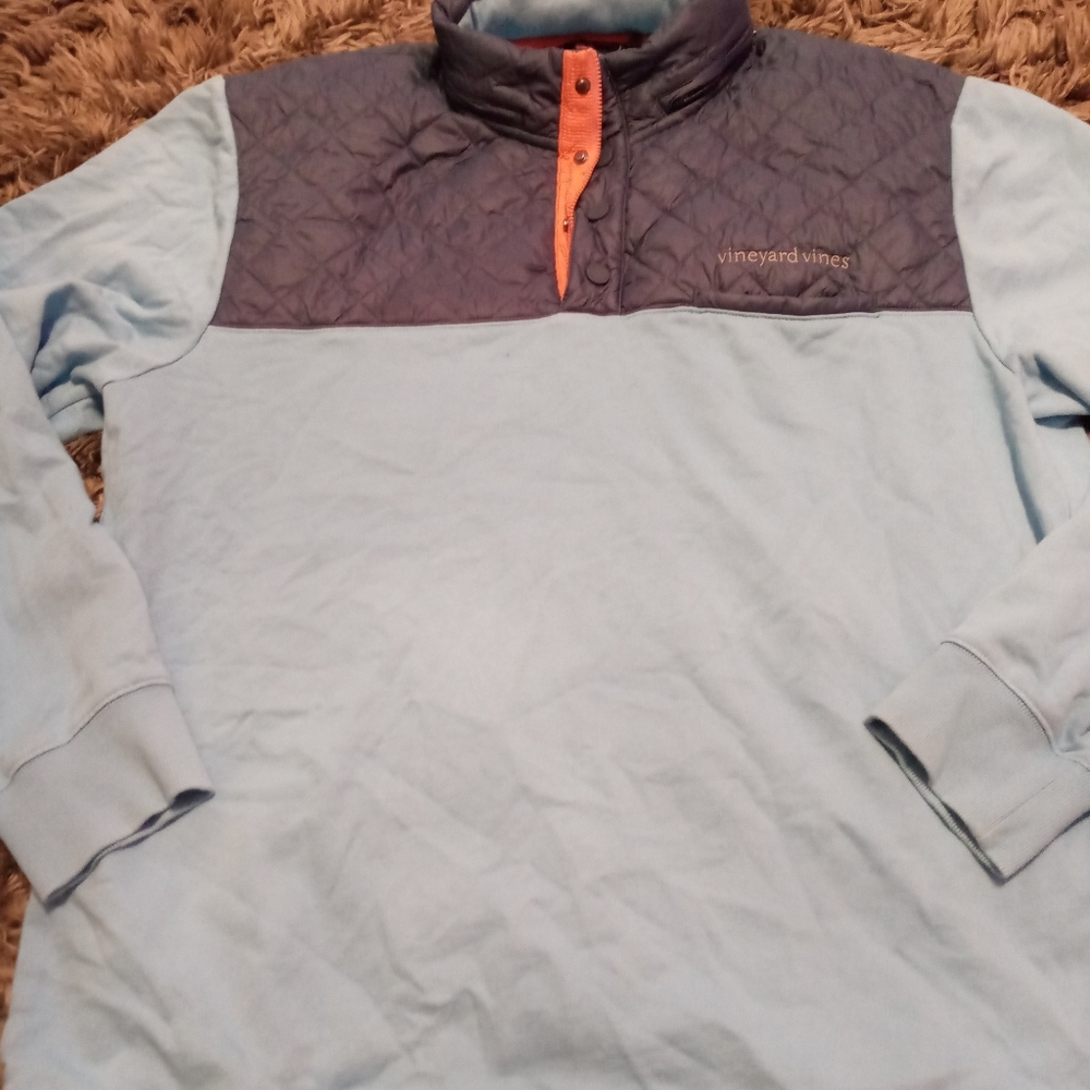 Vineyard Vines pullover with hood